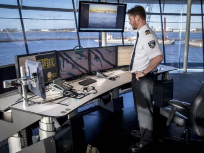 Saab_V3000_Vessel_Traffic_Management_System_for_Port_Operations_640_480_84_s_c1-690×517 Saab_V3000_Vessel_Traffic_Management_System_for_Port_Operations_640_480_84_s_c1-690x517