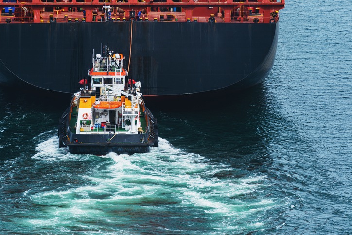 USCG tows vessel to Port of Oakland after fire