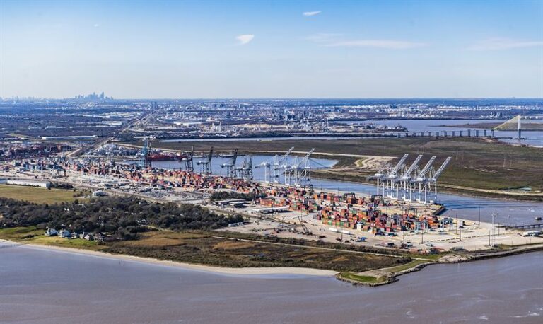 Port Houston purchases five Konecranes RTGs