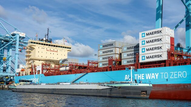Maersk vessel arrives at APMT Maasvlakte II to bunker green methanol