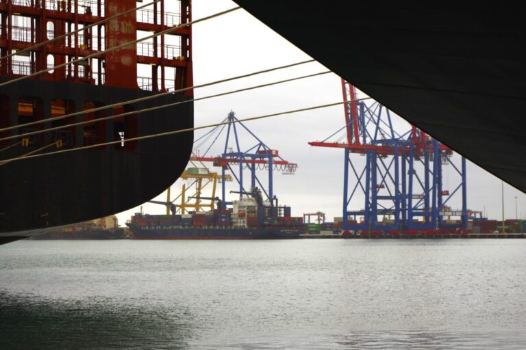 Port of Valencia issues warning regarding traffic diverting to non-EU ports