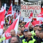 Hundreds protest against HHLA/MSC 'sell-out'
