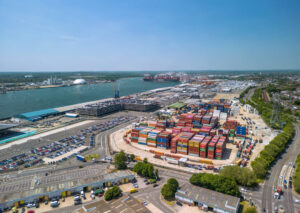 DP World unveils remote pinning station at Southampton hub