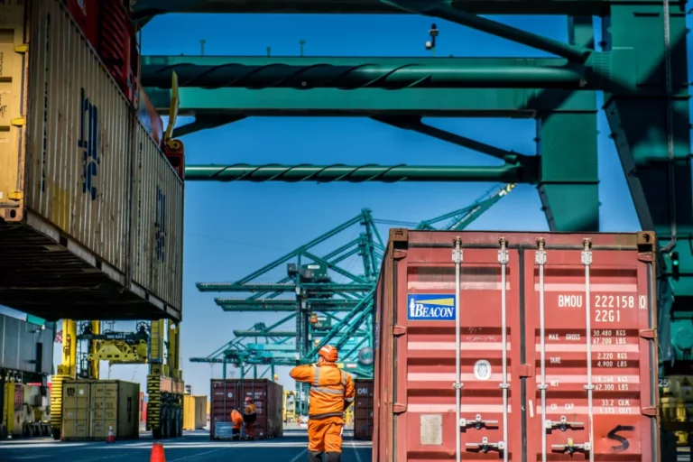 Port of Antwerp-Bruges prepares for Certified Pick up container handling