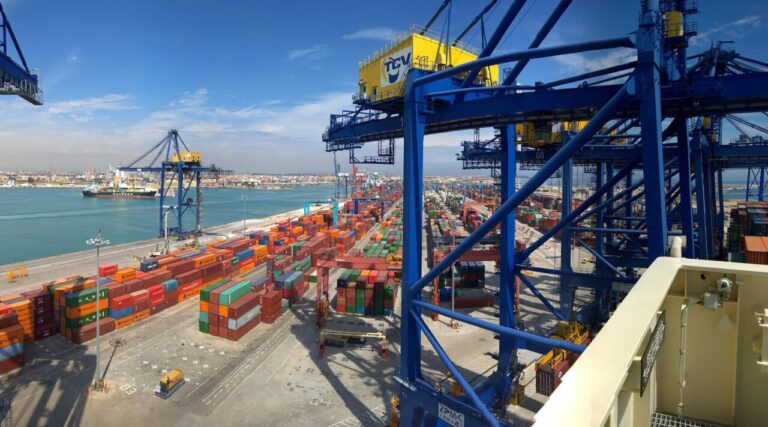 Port of Valencia's traffic increases for second consecutive month in October