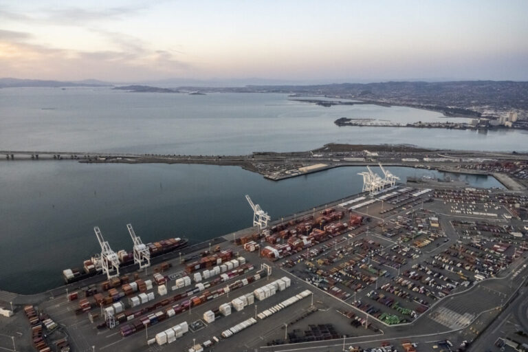 Port of Oakland announce full import and export TEU rise in December 2023