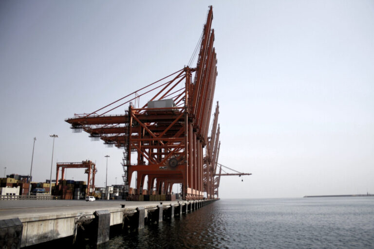 Port of Salalah obtains new STS cranes for terminal expansion