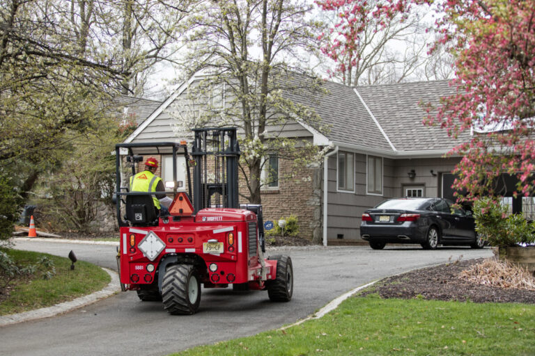 Hiab to deliver loader cranes and truck-mounted forklifts to US companies
