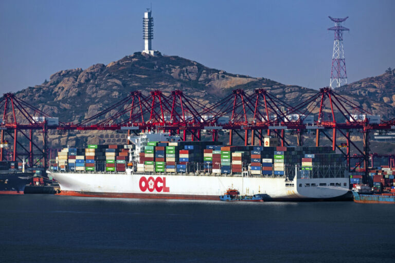 OOCL container volume grows while OOIL revenues drop