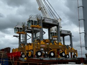 DP World welcomes new electric straddle carriers