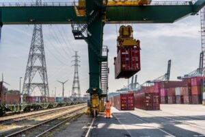 Port of Antwerp-Bruges records container volume rise in Q1 2024
