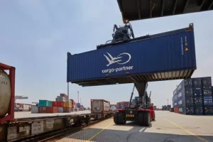 cargo-partner extends green collaboration with HHLA Pure