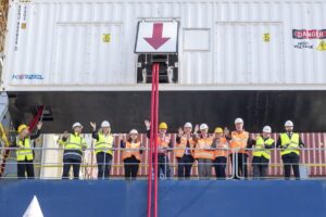 Port of Hamburg unveils shore-side power supply for containerships
