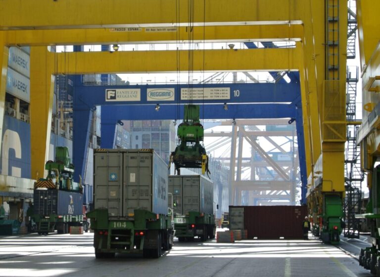 Port of Valencia records over 460,000 TEU in July