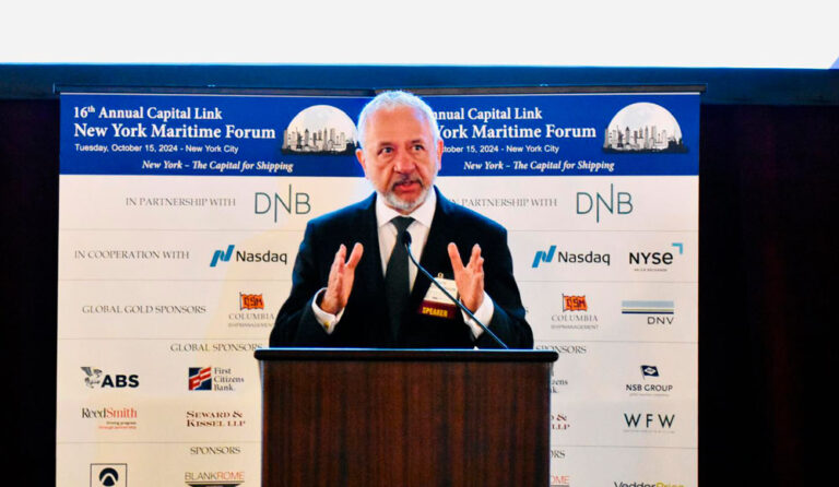 Vessels through Panama Canal cut wait times by 15 hours
