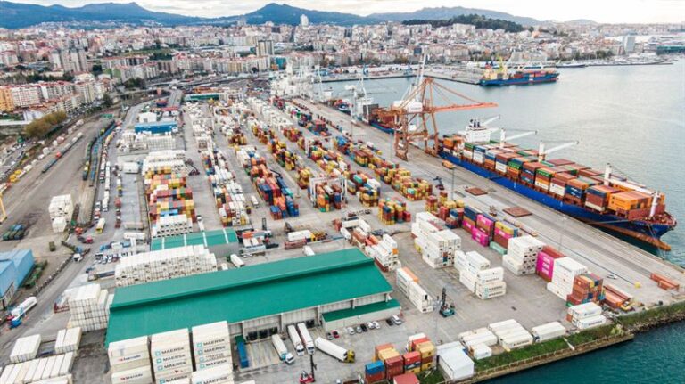 Terminales Marítimas de Vigo acquires two Konecranes hybrid RTGs