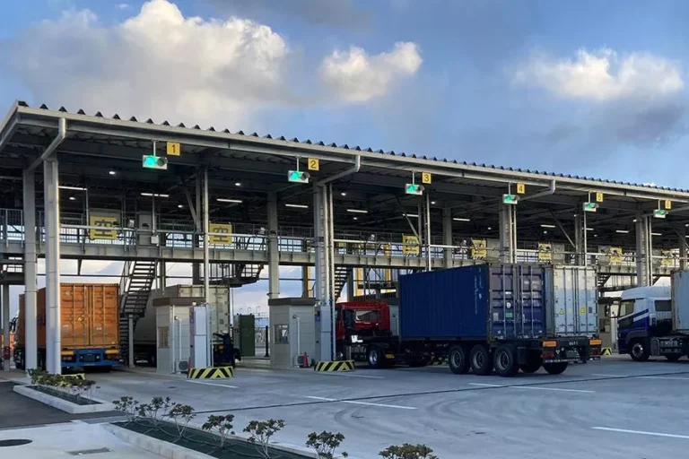 Mitsubishi Logisnext delivers terminal gate system to Port of Osaka