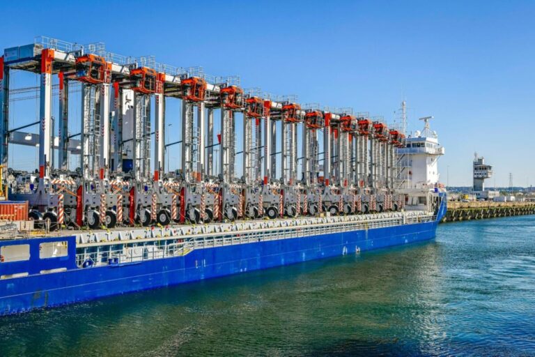 GMP continues ecological transition with new hybrid straddle carriers