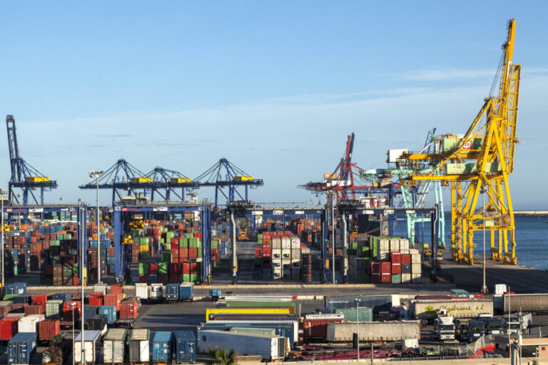 APMT Valencia launches solar energy project