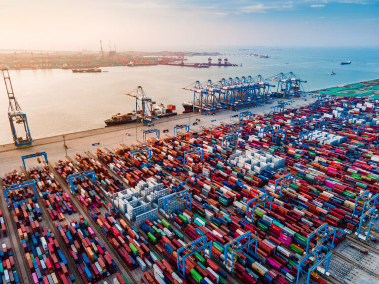 Qingdao Port’s automated terminal breaks container handling record