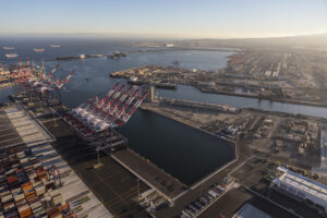 Ports seek bids for San Pedro Bay rail operations