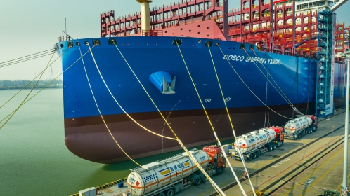 China delivers first 16,000 TEUs methanol ship