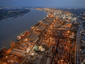 Bangladesh govt orders end to strike amid economic fears