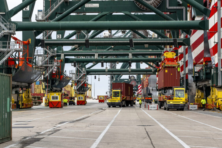 Valenciaport sees export and import rise this June