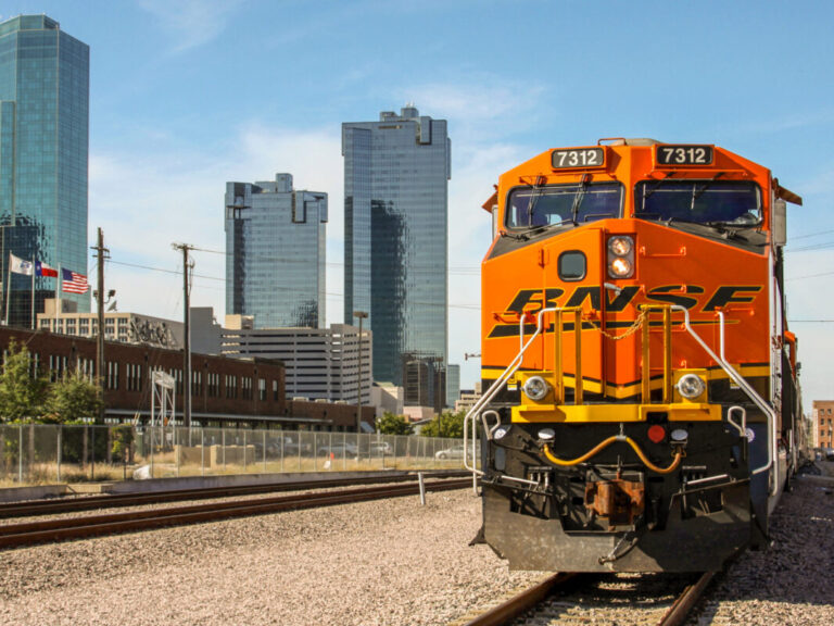 BNSF unveils faster LA–Houston rail service