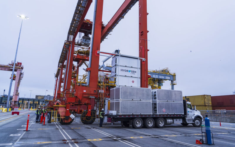 DP World completes pilot of hydrogen fuel cell crane at Vancouver Port