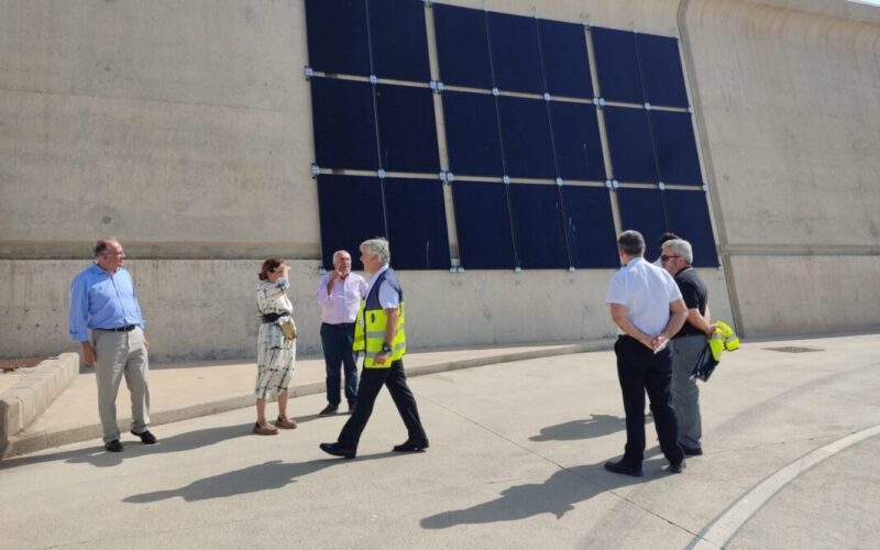Port of Valencia studies Spain's first large-scale vertical solar park