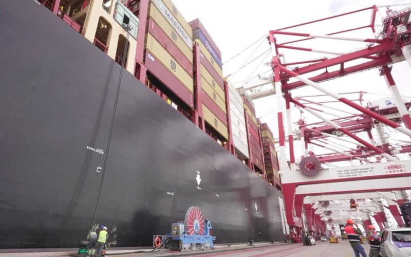 Port of Barcelona connects first ship to the BEST terminal's OPS system