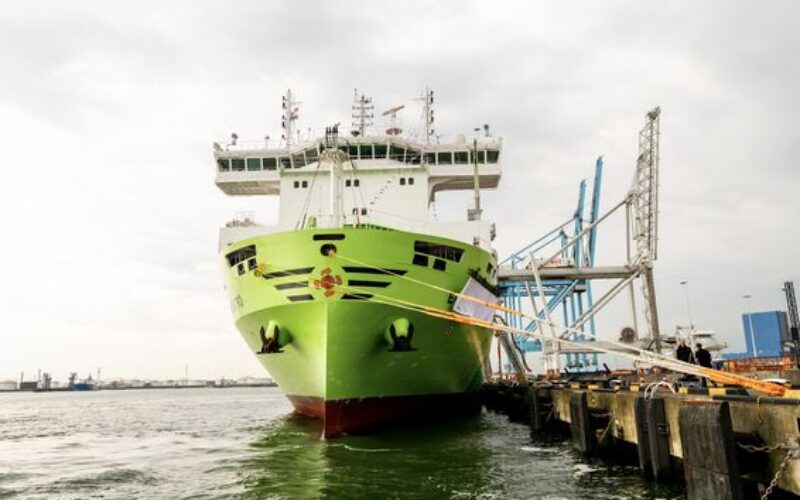 X-Press Feeders' first dual fuel methanol vessel named at Rotterdam