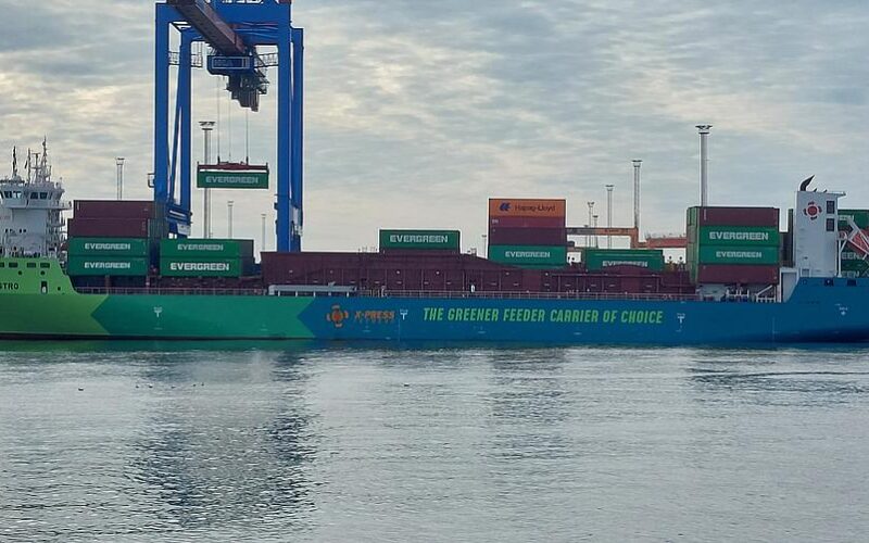 HHLA TK Estonia welcomes X-Press Feeder methanol vessel