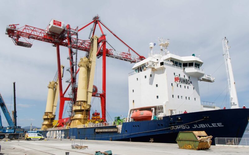 Port of Greenock receives £25 million cranes