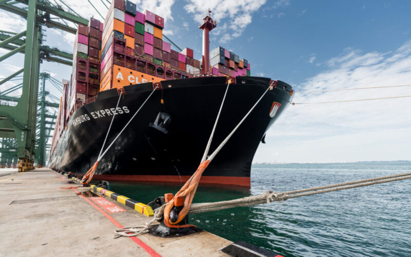 Hamburg's First Lady names Hapag-Lloyd's latest vessel