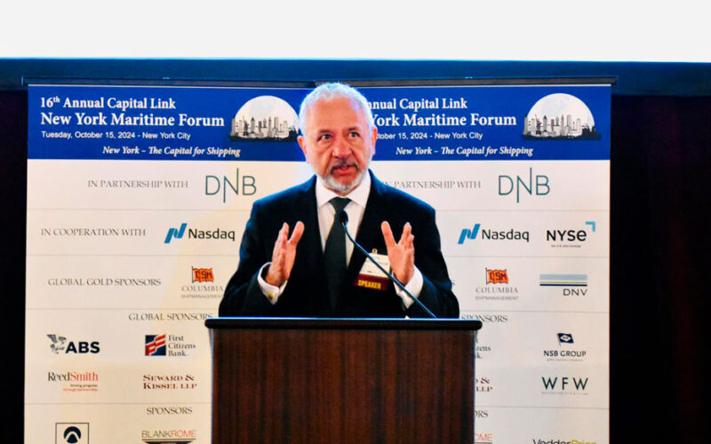 Vessels through Panama Canal cut wait times by 15 hours