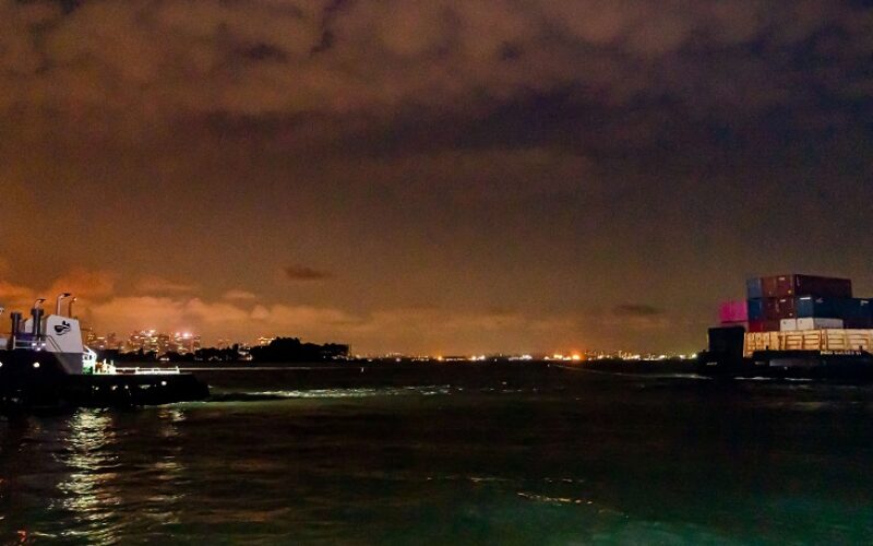 MPA to allow night movement of line-towed container barges