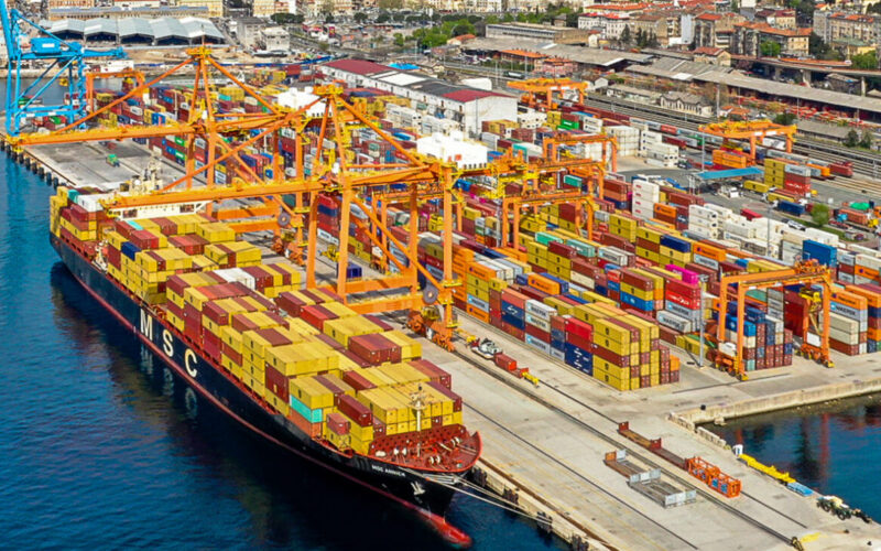 MSC’s new HADRIA service makes inaugural call at AGCT