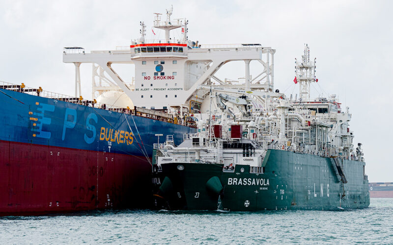 MOL vessel conducts ship-to-ship LNG bunkering