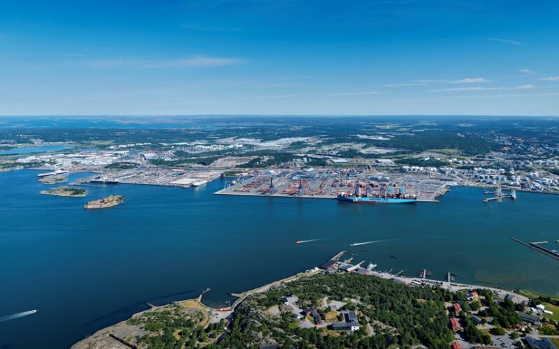 Port of Gothenburg cargo volume remains stable amid peak season