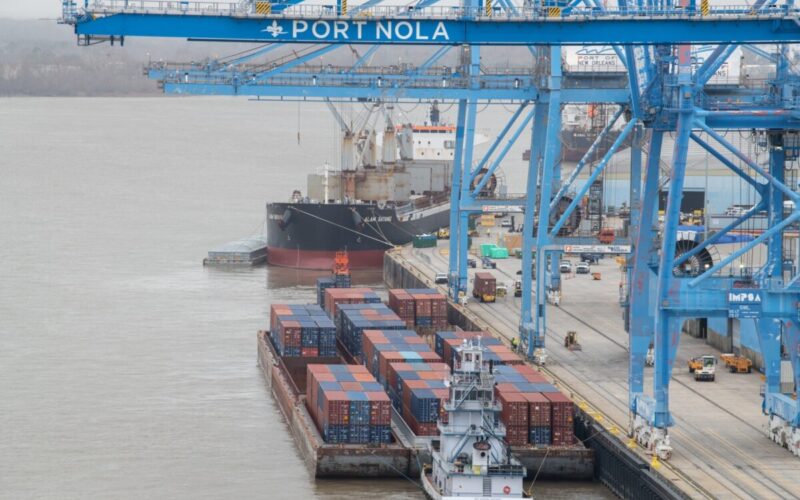Port NOLA sets record for container-on-barge service