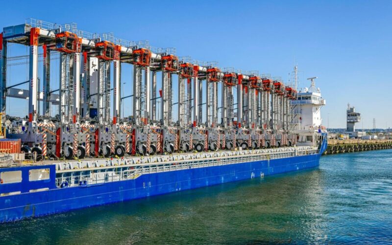 GMP continues ecological transition with new hybrid straddle carriers