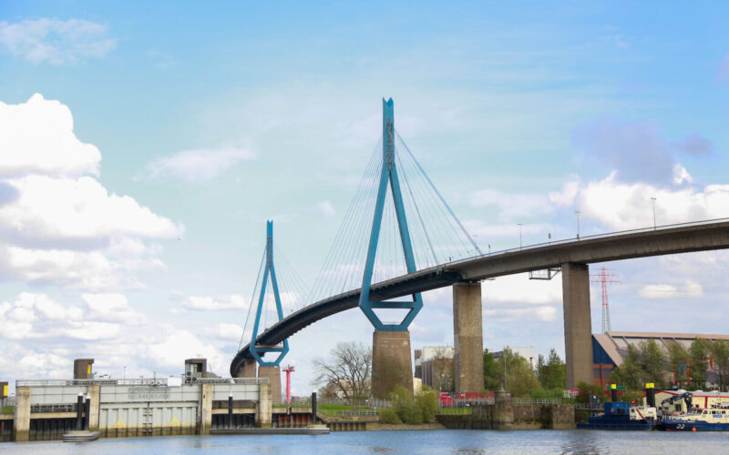 Hamburg Senate advocates for Köhlbrand Bridge replacement