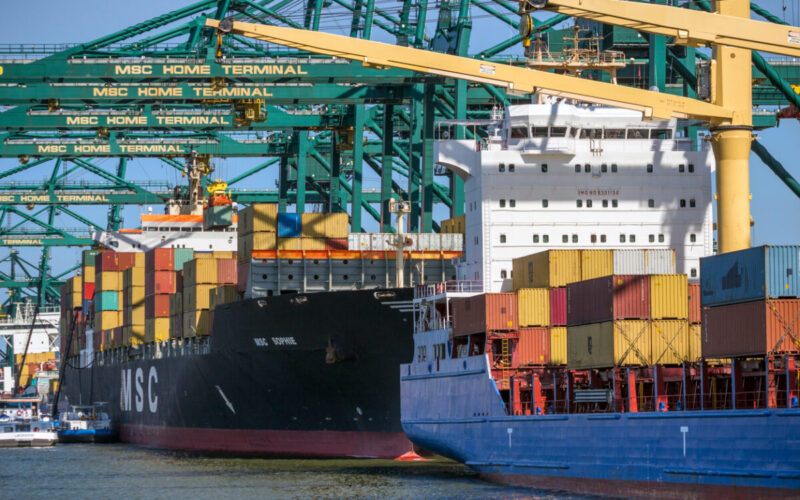 Port of Antwerp-Bruges shuts docks due to oil pollution