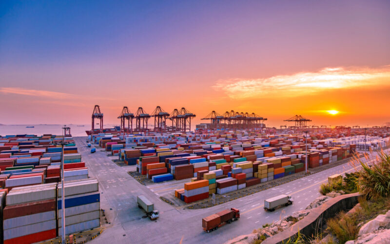 Chinese ports exceeds 220 million TEU