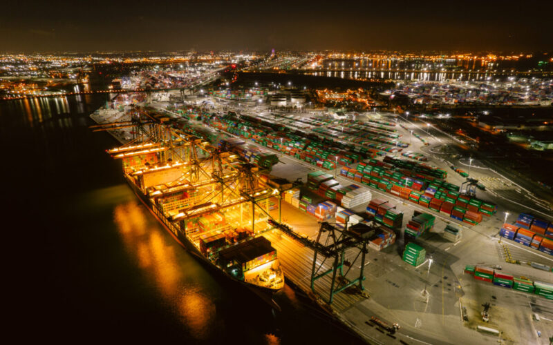 Port of Los Angeles cargo volume rises in September