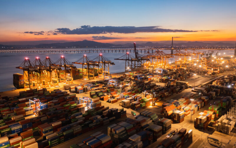 Chinese ports near 250 million TEUs