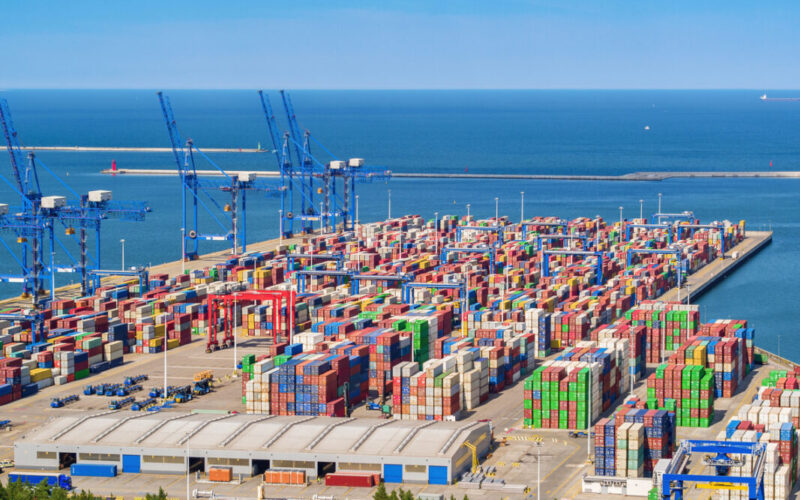 Port of Gdańsk handles over 600,000 TEUs in Q1 2025