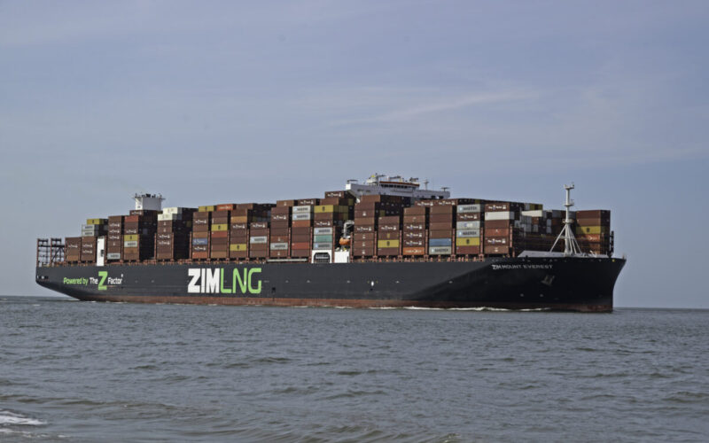 ZIM reports strong revenues with $1.56 billion in Q1